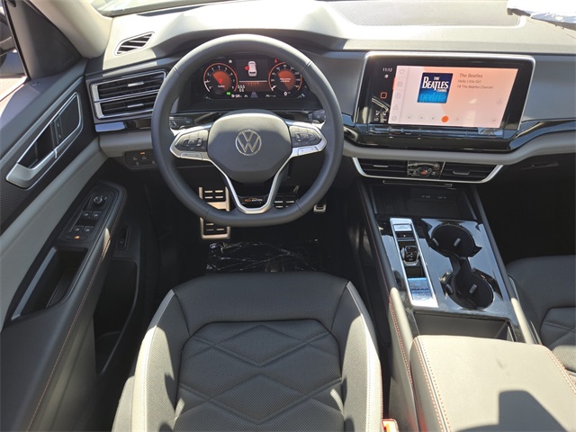 2025 Volkswagen Atlas 2.0T Peak Edition Image 9 of 16