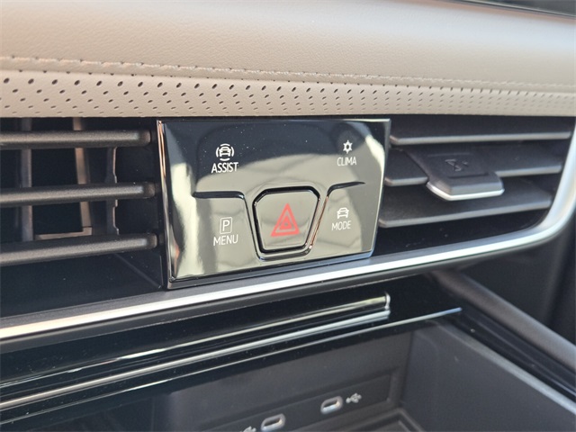 2025 Volkswagen Atlas 2.0T Peak Edition Image 16 of 16