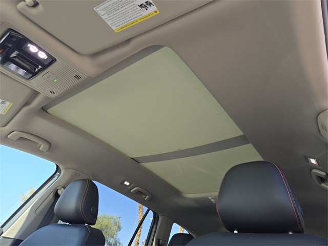 2025 Volkswagen Atlas 2.0T Peak Edition Image 15 of 16