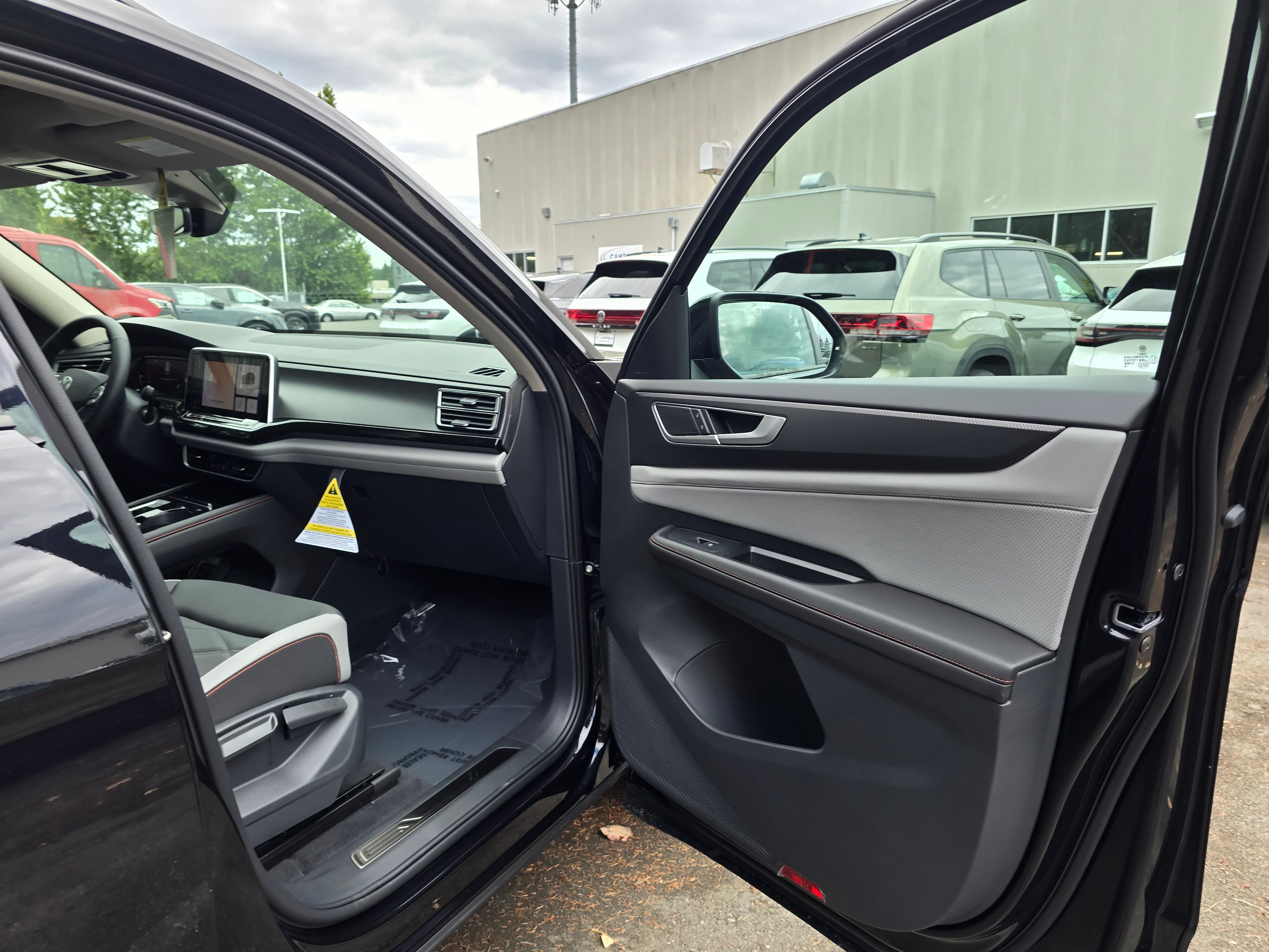 Vehicle image 19 of 27