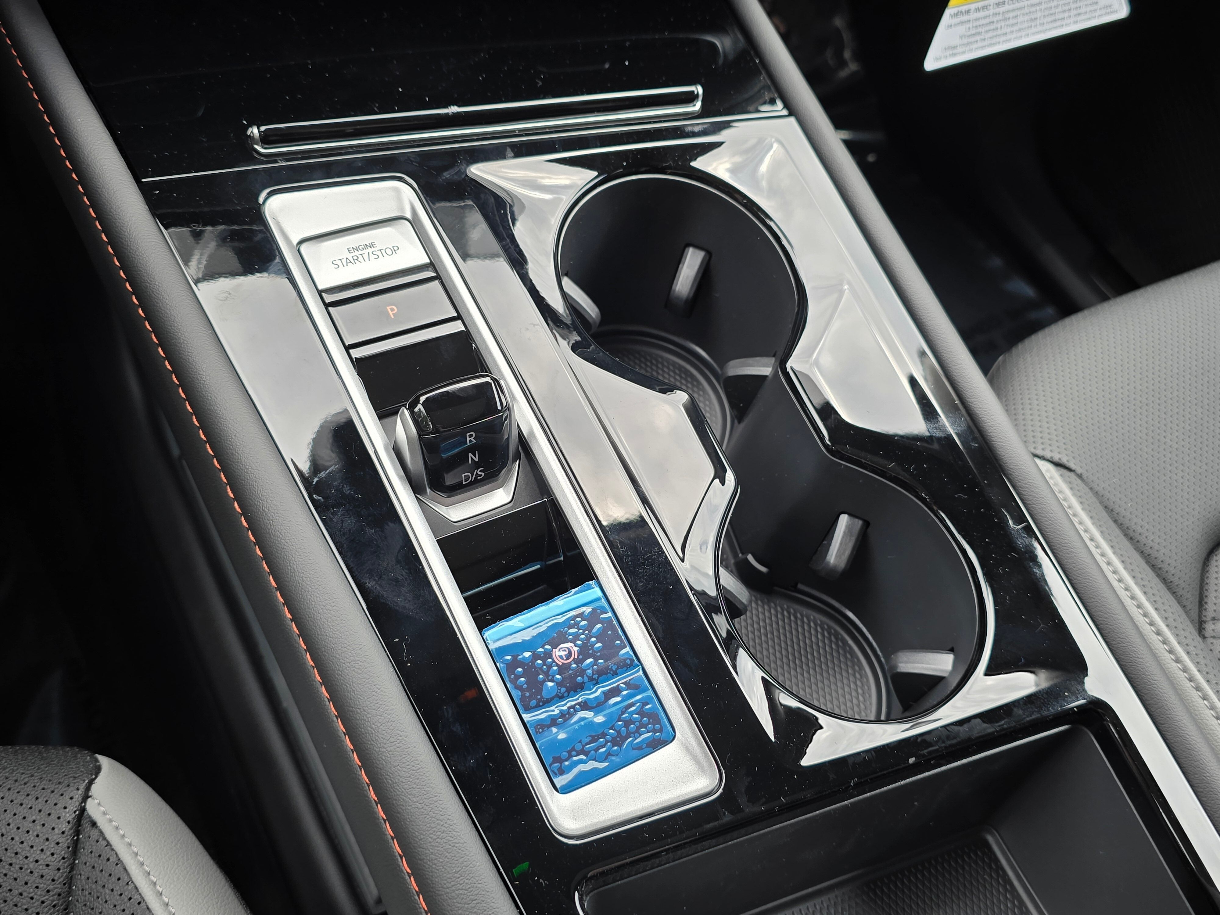 Vehicle image 22 of 27