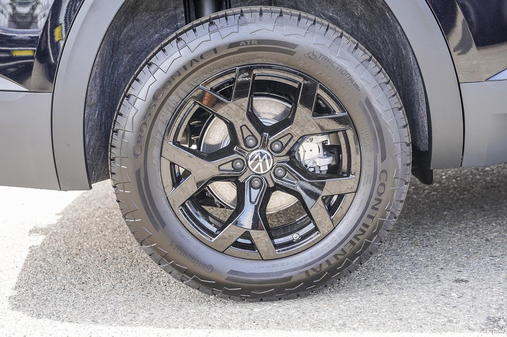 Vehicle image 8 of 29
