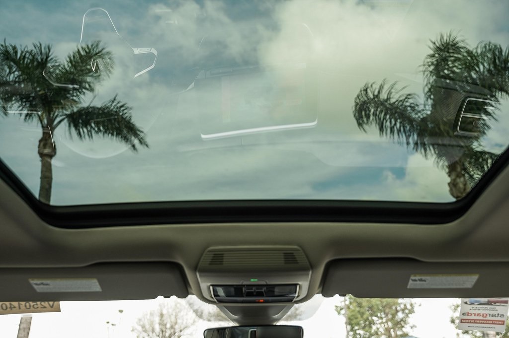 Vehicle image 16 of 29