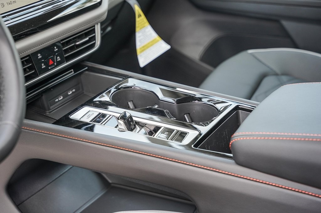 Vehicle image 21 of 29