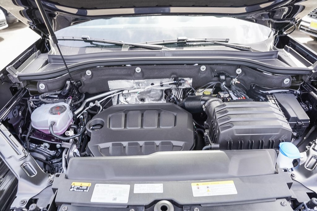 Vehicle image 28 of 29