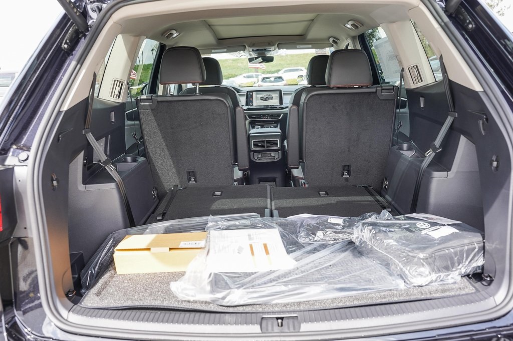 Vehicle image 27 of 29