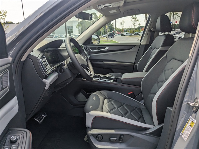 Vehicle image 13 of 29