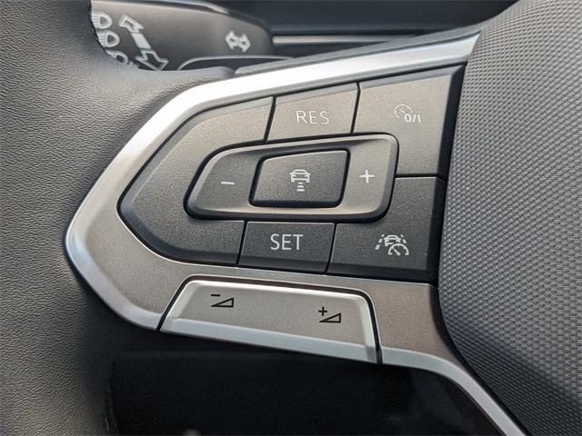 Vehicle image 27 of 29