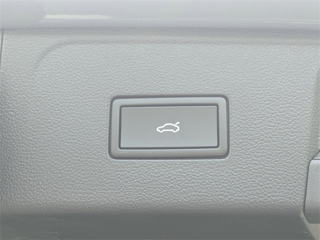 Vehicle image 28 of 29