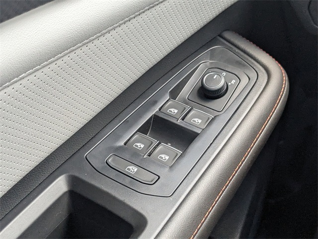 Vehicle image 25 of 29