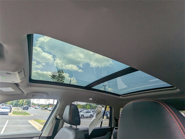 Vehicle image 16 of 29