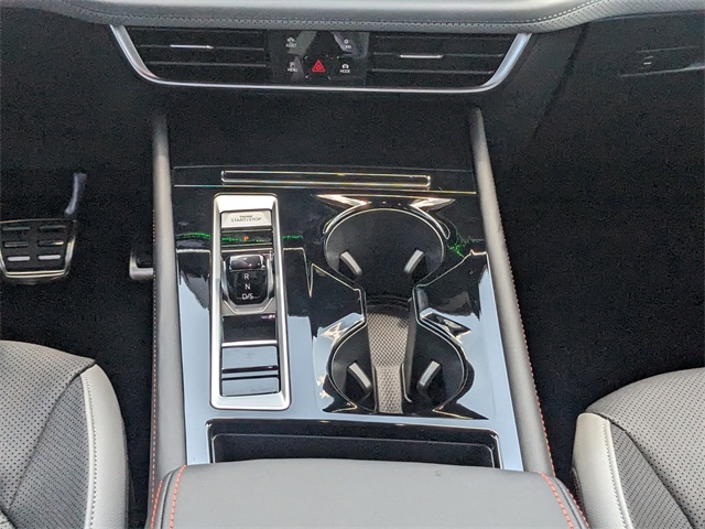 Vehicle image 21 of 29
