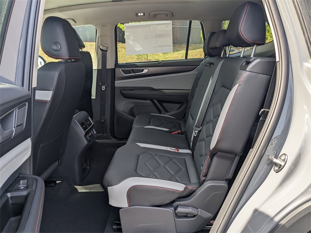 Vehicle image 15 of 29