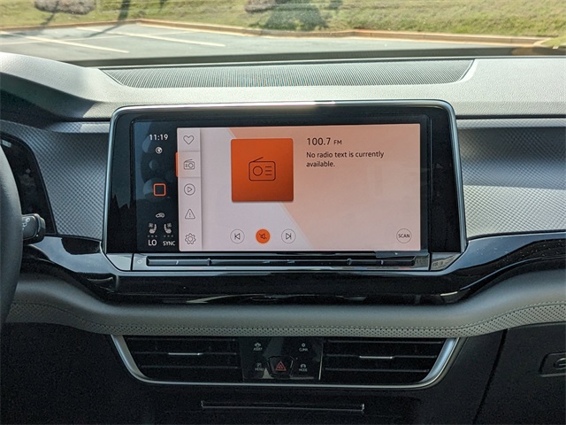 Vehicle image 19 of 29