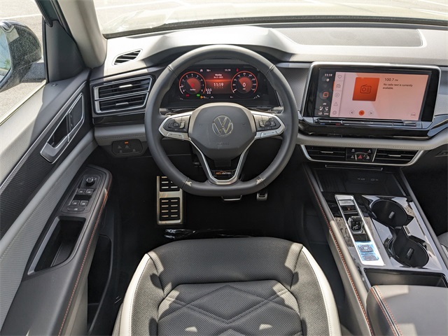Vehicle image 17 of 29