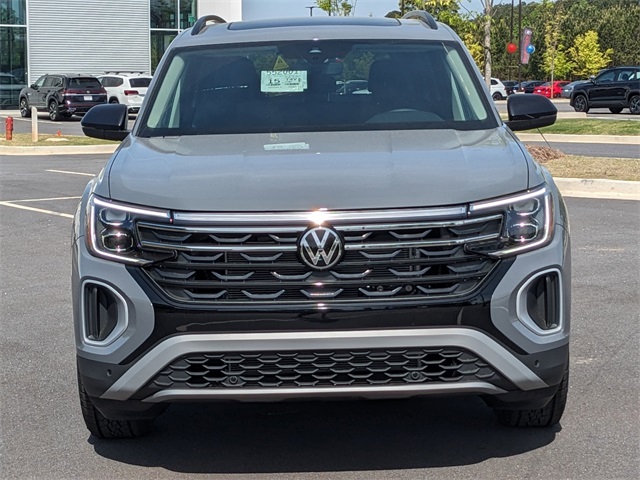 Vehicle image 2 of 29