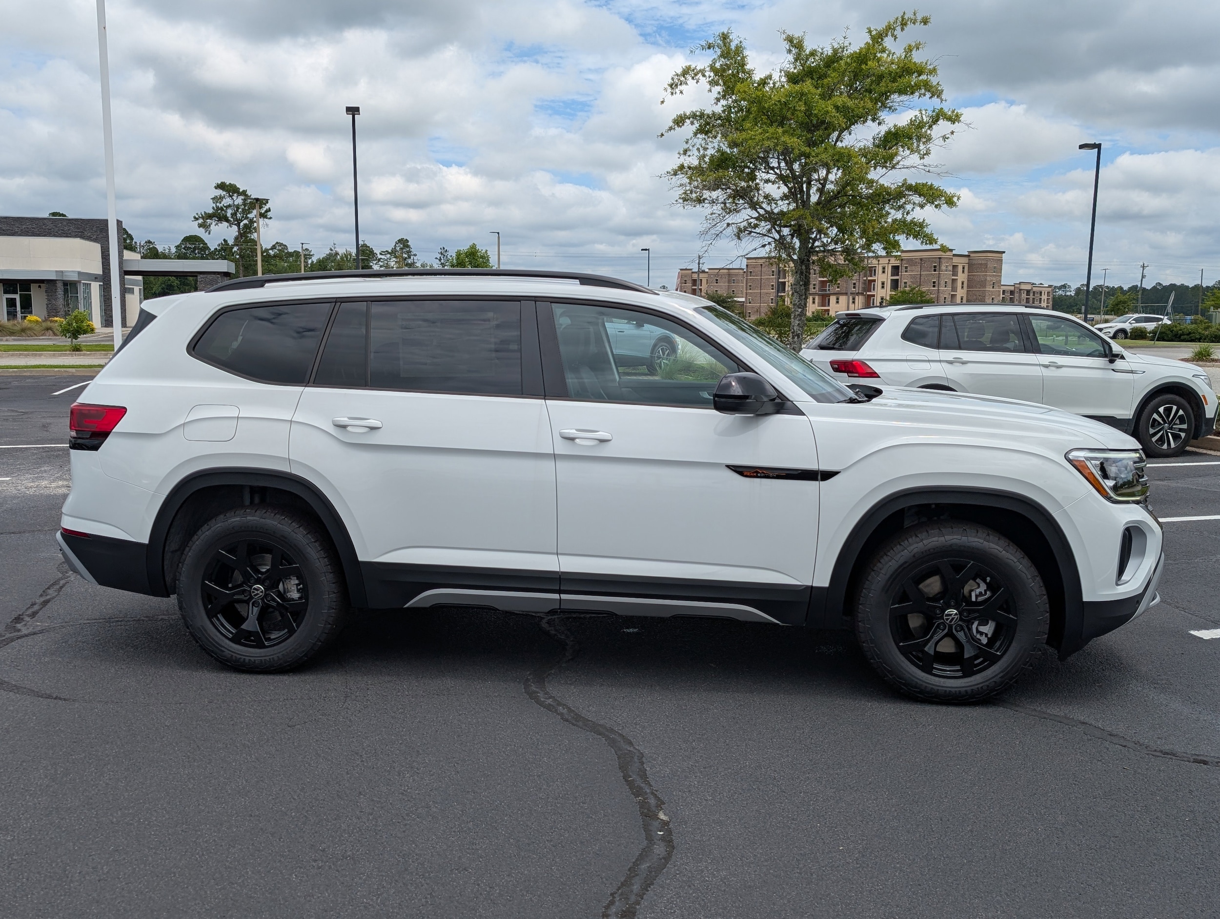 Vehicle image 4 of 39