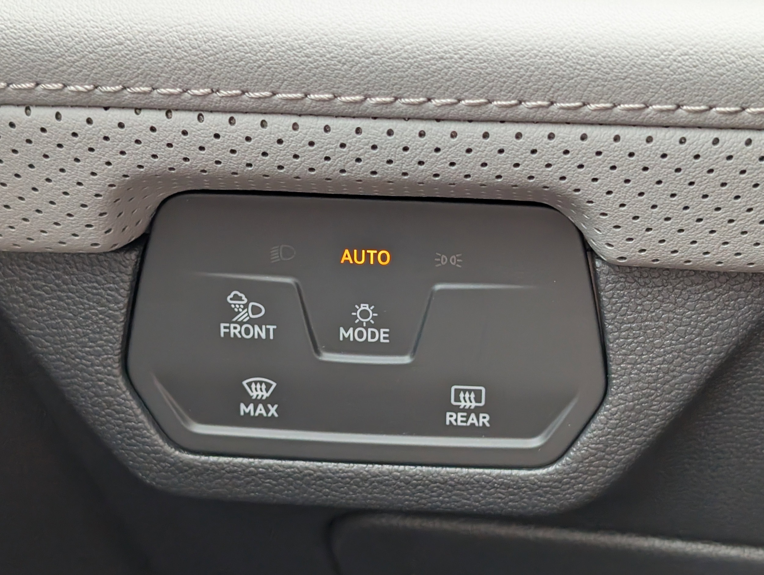 Vehicle image 24 of 39