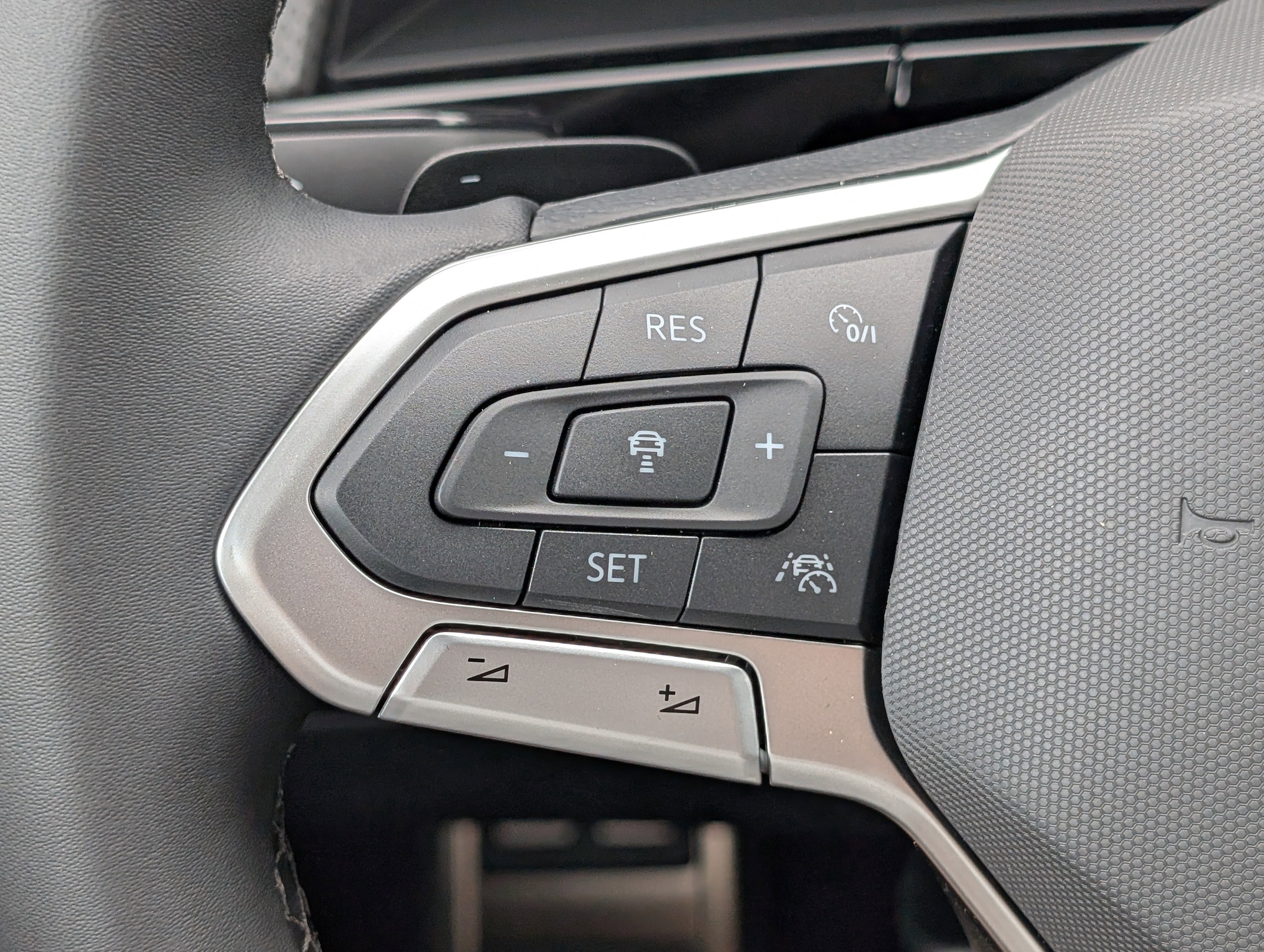 Vehicle image 26 of 39