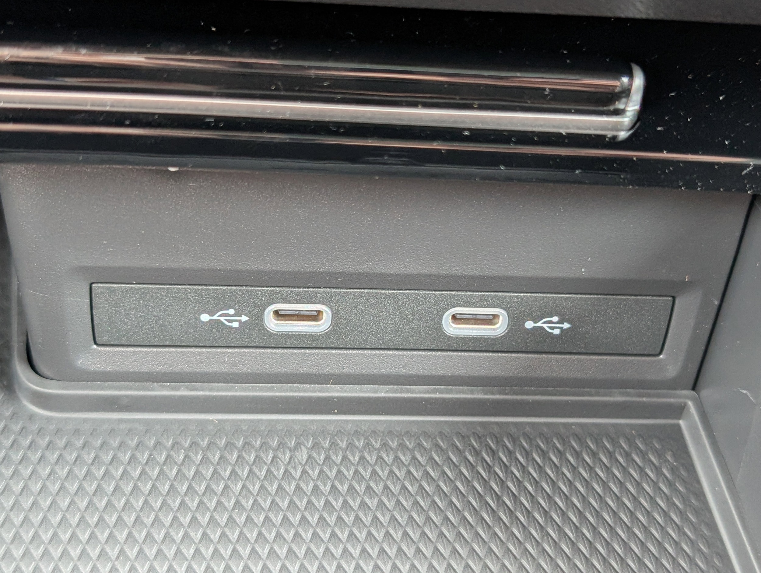 Vehicle image 35 of 39