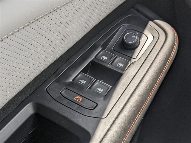 Vehicle image 23 of 27