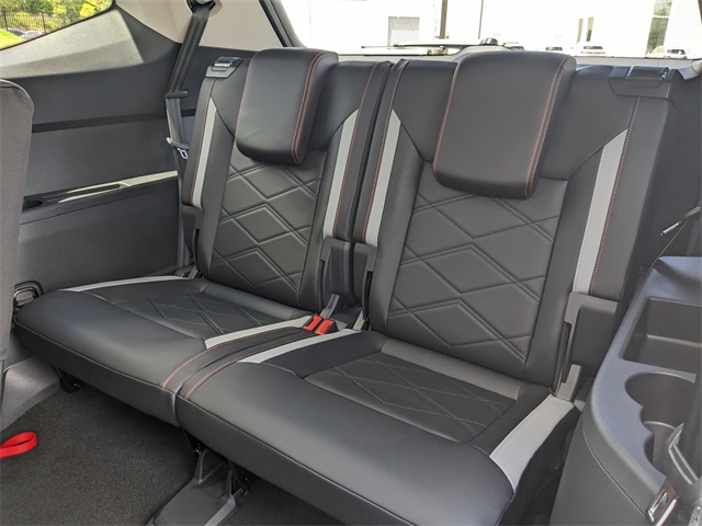 Vehicle image 14 of 27
