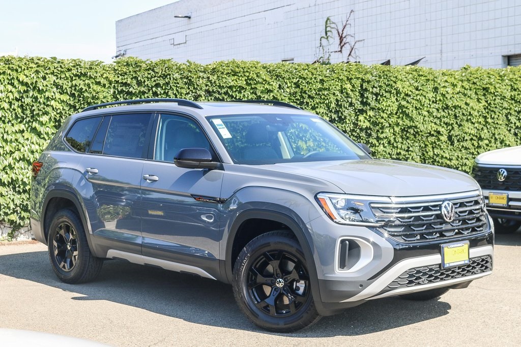 Vehicle image 4 of 33