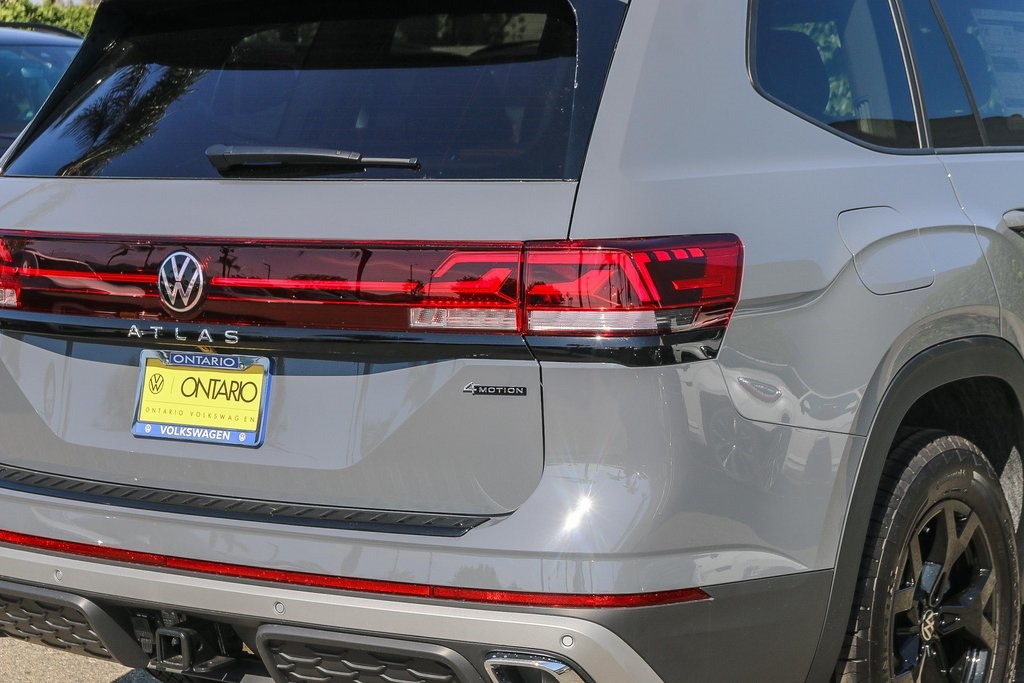 Vehicle image 11 of 33