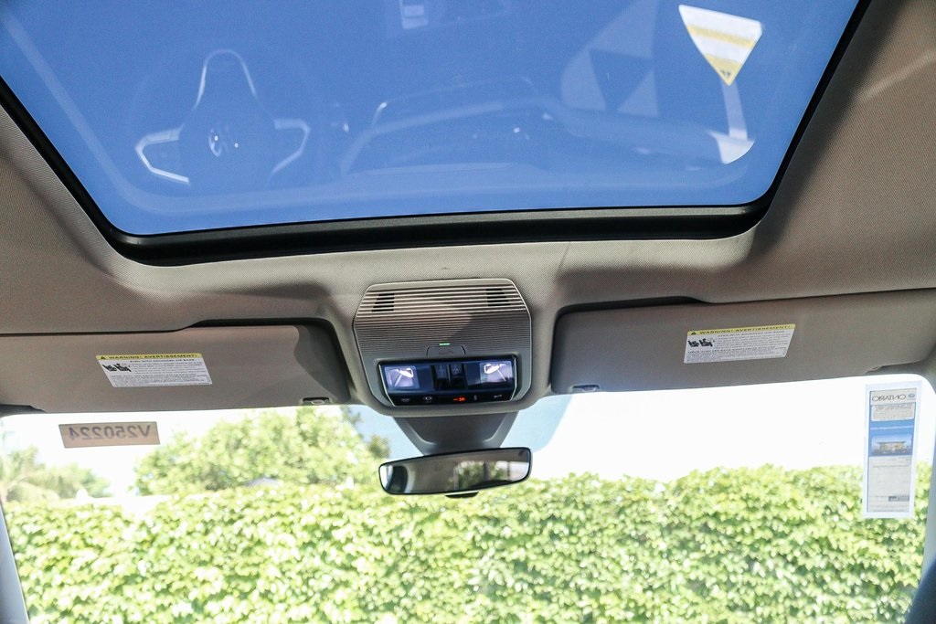 Vehicle image 19 of 33