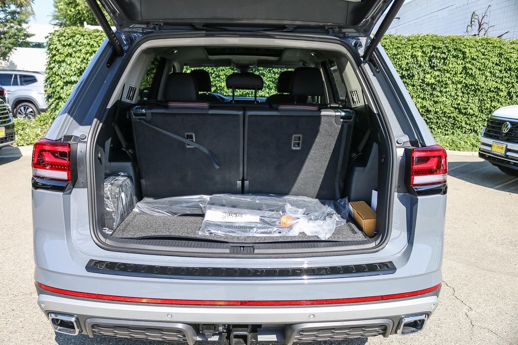 Vehicle image 22 of 33