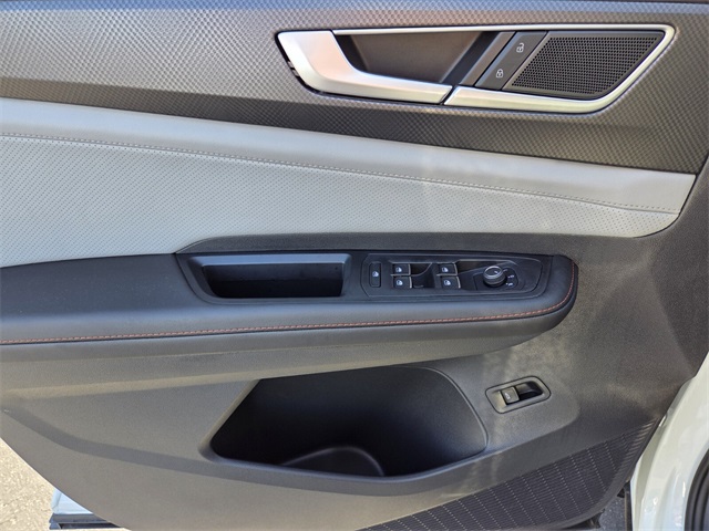 2025 Volkswagen Atlas 2.0T Peak Edition Image 13 of 14