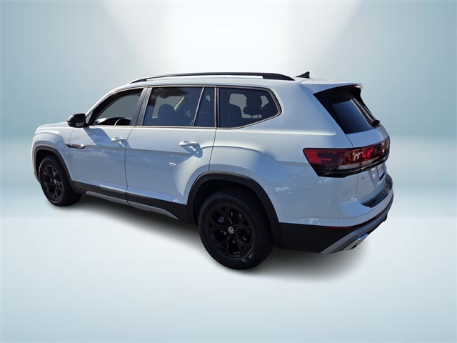 2025 Volkswagen Atlas 2.0T Peak Edition Image 4 of 14