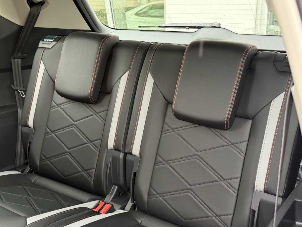 2025 Volkswagen Atlas 2.0T Peak Edition Image 34 of 35