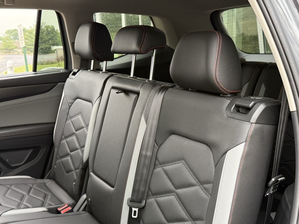 2025 Volkswagen Atlas 2.0T Peak Edition Image 32 of 35