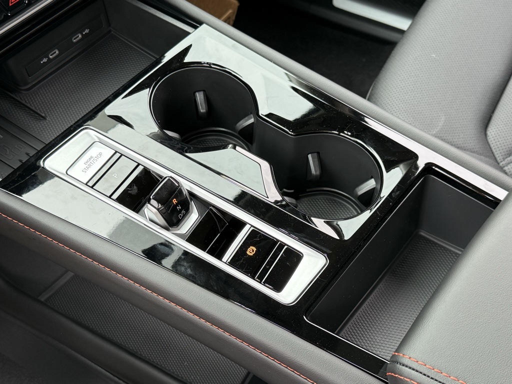 2025 Volkswagen Atlas 2.0T Peak Edition Image 25 of 35