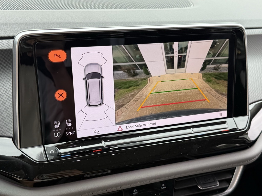 2025 Volkswagen Atlas 2.0T Peak Edition Image 23 of 35