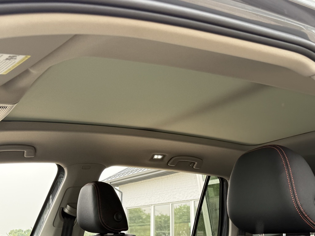2025 Volkswagen Atlas 2.0T Peak Edition Image 13 of 35
