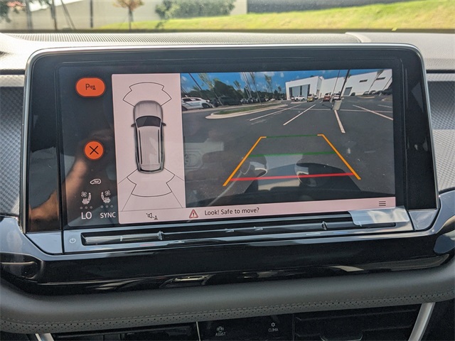 Vehicle image 23 of 30