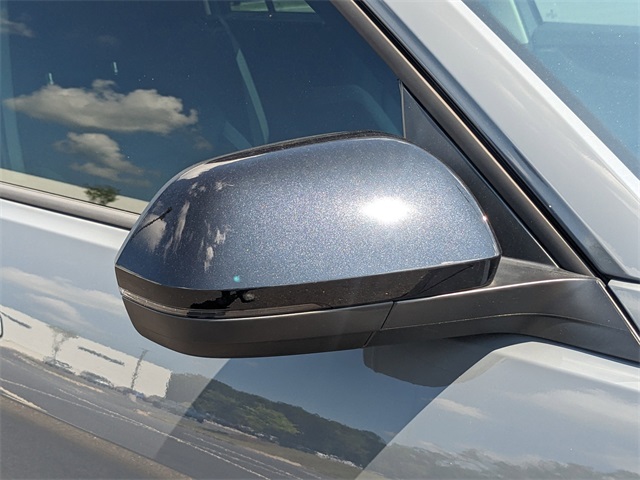 Vehicle image 11 of 30