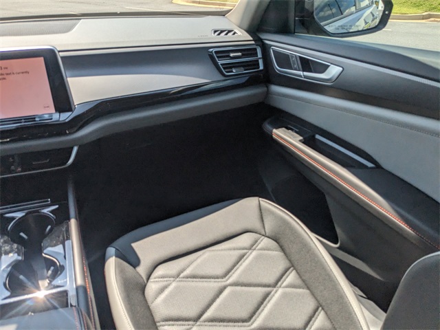 Vehicle image 18 of 30