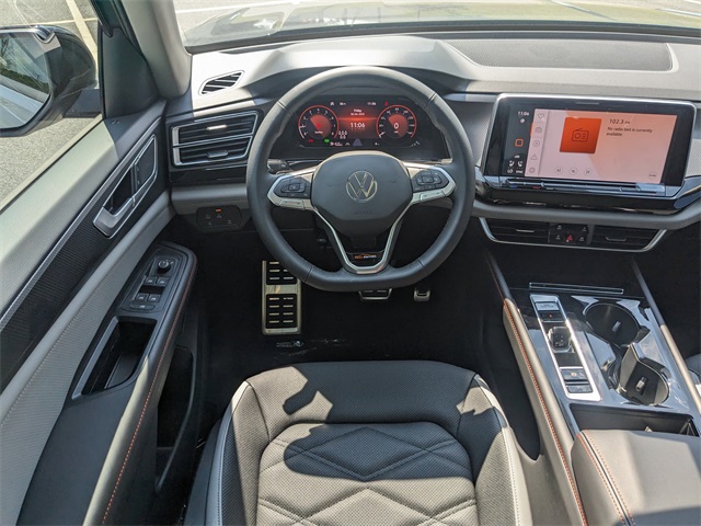 Vehicle image 17 of 30
