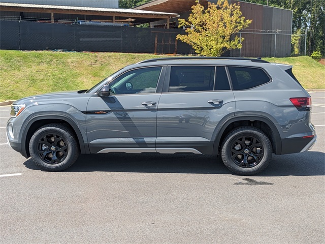 Vehicle image 8 of 30