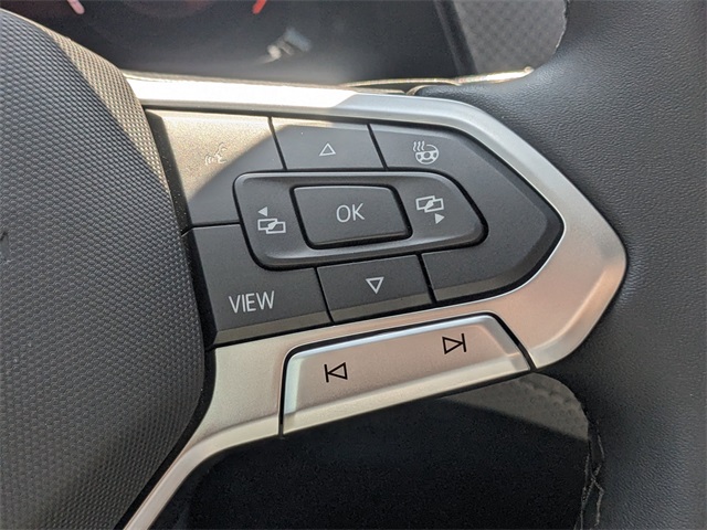 Vehicle image 27 of 30
