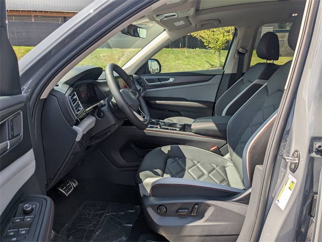 Vehicle image 22 of 30