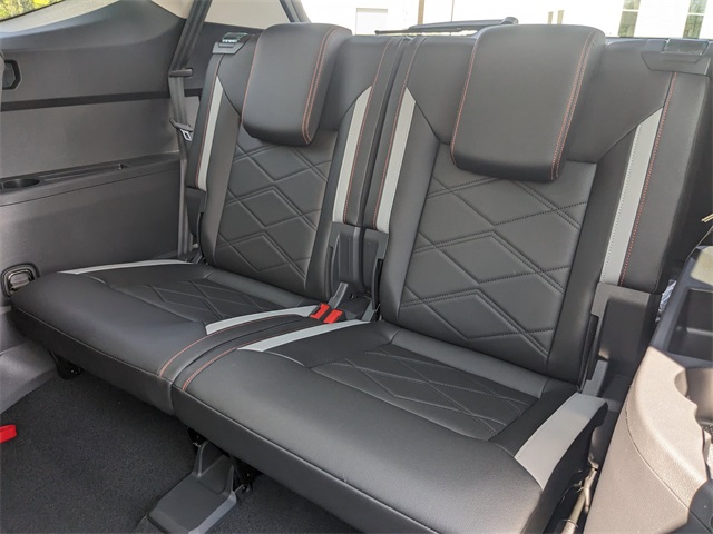 Vehicle image 14 of 30