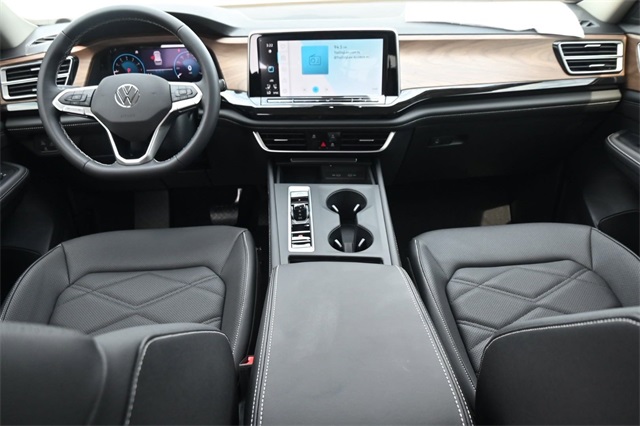 2025 Volkswagen Atlas 2.0T SE Image 11 of 21