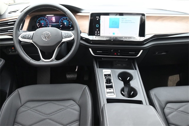 2025 Volkswagen Atlas 2.0T SE Image 10 of 21