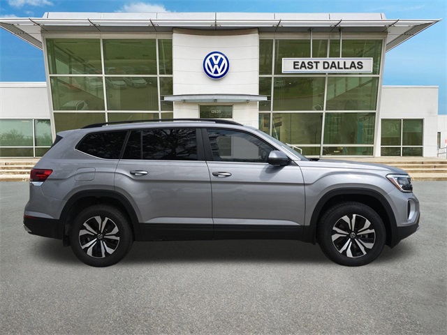 2025 Volkswagen Atlas 2.0T SE Image 3 of 21