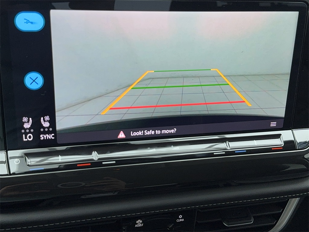 2025 Volkswagen Atlas 2.0T SE Image 37 of 63