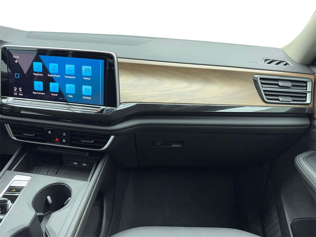 2025 Volkswagen Atlas 2.0T SE Image 34 of 63